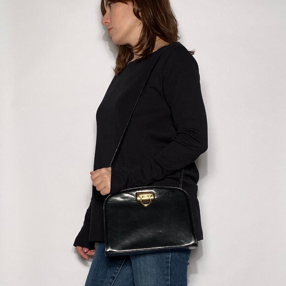 Vintage 1980s Patent Leather Crossbody or Shoulder Boxy Bag GOLD Hardware - Picture 5 of 7